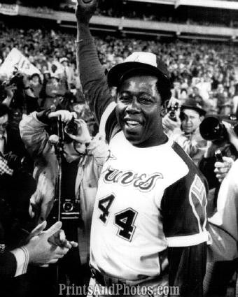 Braves HR King HANK AARON #715 Print 0570 Braves HR King HANK AARON #715 Print 0570