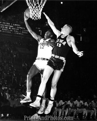 Cincinnati Star OSCAR ROBERTSON  0819