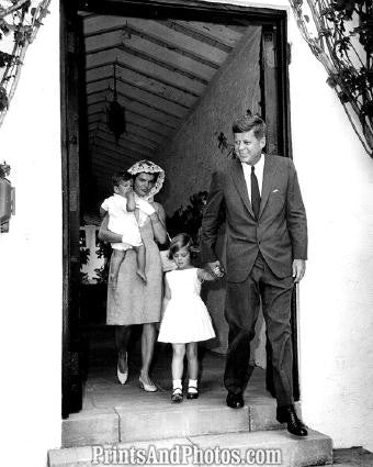 President KENNEDY Family Easter 0835