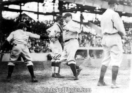 Yankees RUTH Crosses the Plate 1363