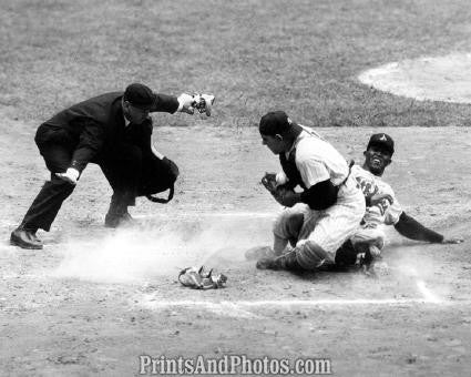 Yankees YOGI BERRA Action 1411