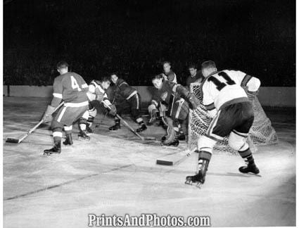 Red Wings Goalie TERRY SAWCHUCK  1619 Red Wings Goalie TERRY SAWCHUCK  1619