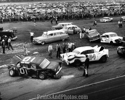 DAYTONA 500 37 Car Collision  1643