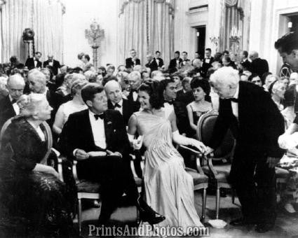 John F Kennedy Jackie & Robert Frost 1651