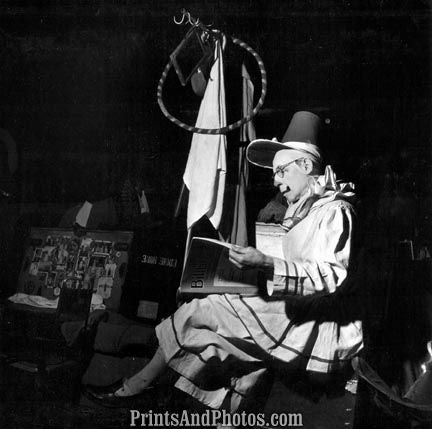 Trick Swinging Wire Artist 4985