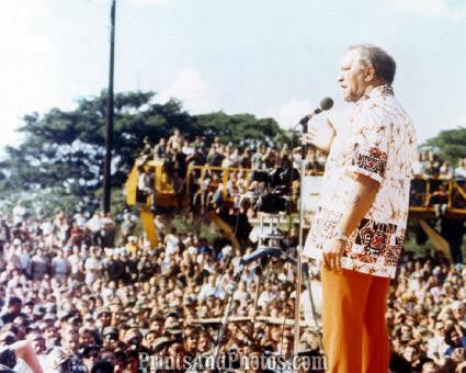 Vietnam  Redd Foxx & Bob Hope 18720 Vietnam  Redd Foxx & Bob Hope 18720