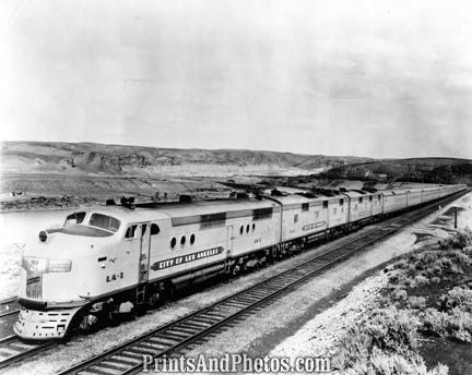 Los Angeles City Streamliner Train 19180