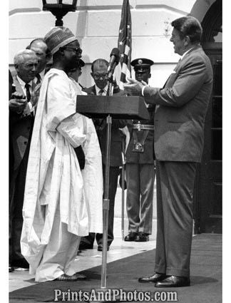 Ronald Reagan & Pres Ahidjo  19830