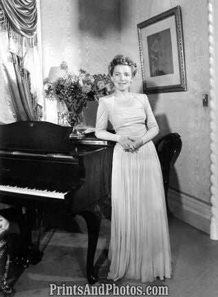 Actress HELEN HAYES at Home  2144