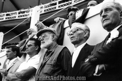 ERNEST HEMINGWAY & Bullfighter 2155