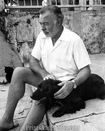 ERNEST HEMINWAY with his Dog 2156