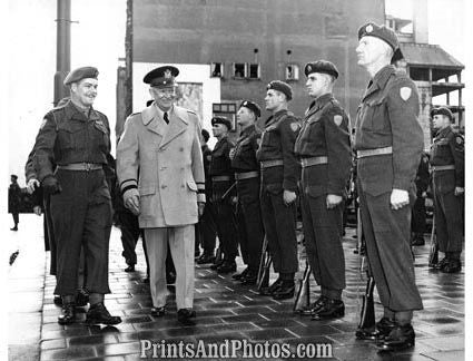 EISENHOWER Inspects Troops WWII 2209