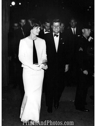 John F Kennedy & Jackie 2254