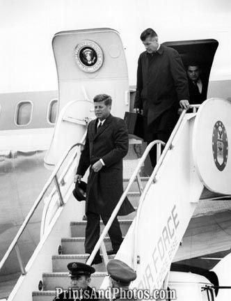 John F Kennedy Leaves Air Force 1 2269