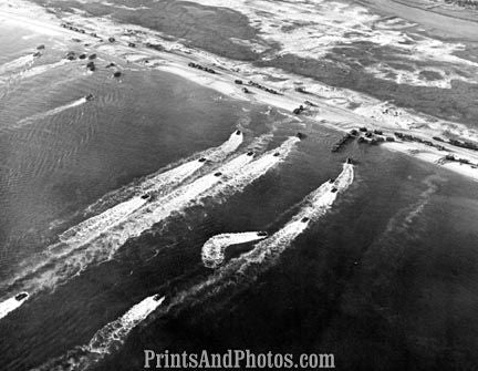 KOREA Aerial of Troops Landing at INCHON 2301