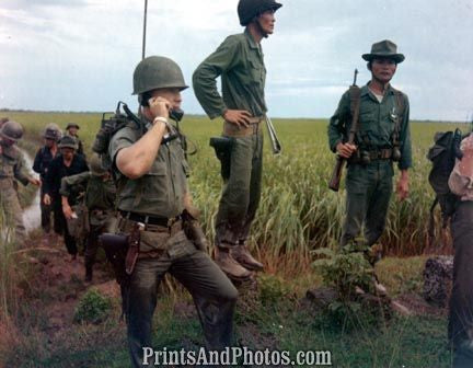 Vietnam Search Op Soldier Phone  2475 Vietnam Search Op Soldier Phone  2475