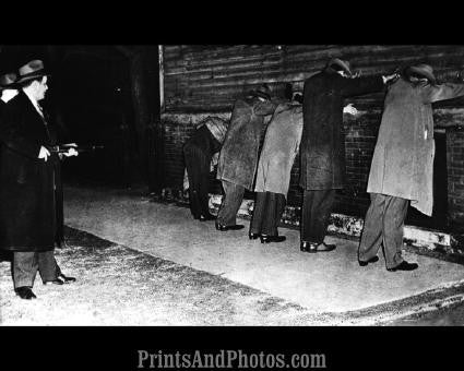 Crime GANGSTERS Against the Wall 2503