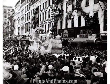 New Orleans MARDI GRAS Parade  2555