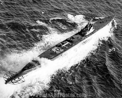 Navy Submarine USS Chopper 2710