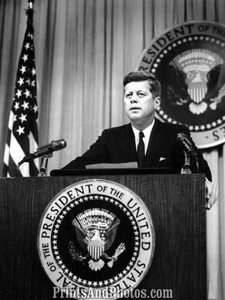 John F Kennedy at Podium 2783