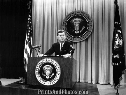 John F Kennedy at Podium 2785