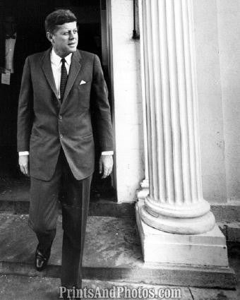 John F Kennedy White House 2802