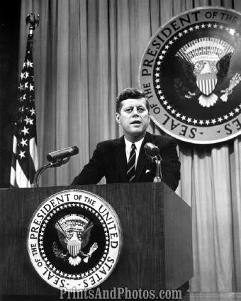 John F Kennedy at Podium 2808