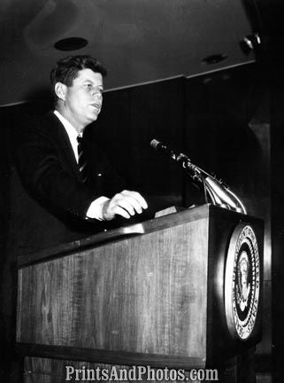 John F Kennedy at Podium 2809