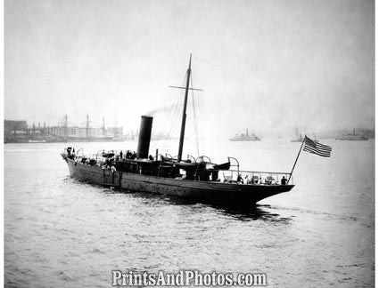 NAVY SHIP USS Gloucester 2880