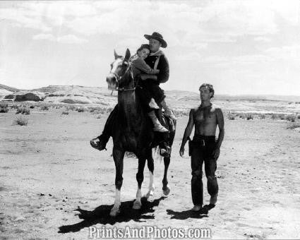 JOHN WAYNE & NATALIE WOOD 2975