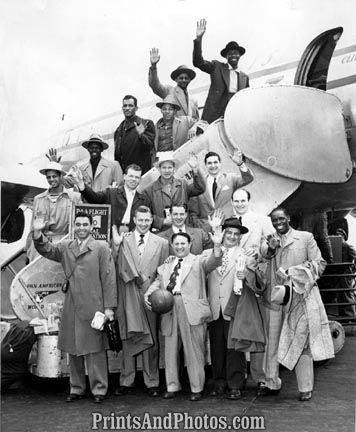 GLOBETROTTERS w/ World Tour Plane  3199 GLOBETROTTERS w/ World Tour Plane  3199