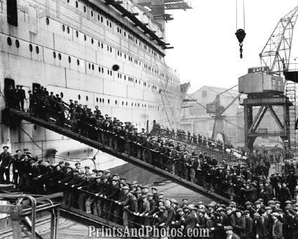 TITANIC Leaving on Last Voyage 1310