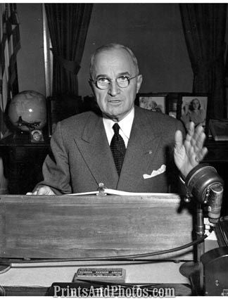 President Truman At Podium 1950 3527