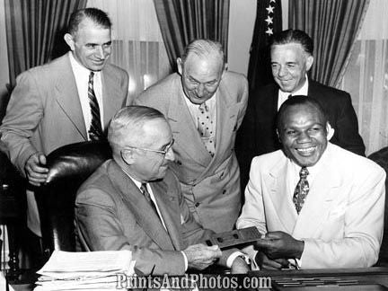 TRUMAN W/ JERSEY JOE WALCOTT  3537