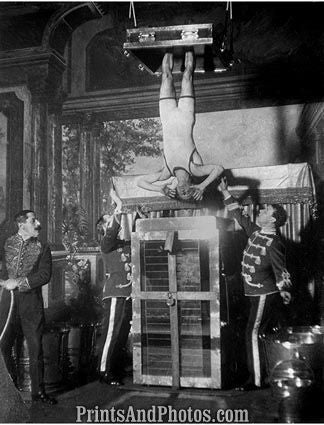 MAGICIAN HOUDINI Water Torture 3668
