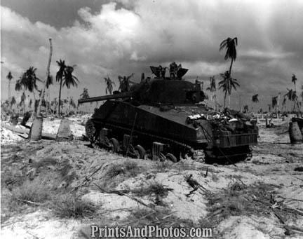 US Marines WWII Tarawa Tank  4092 US Marines WWII Tarawa Tank  4092