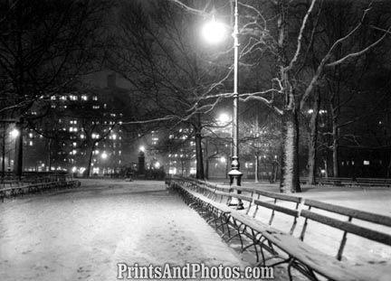 NEW YORK Wash Square Night Snow 4196