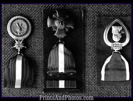Military Medals Purple Heart etc  4358