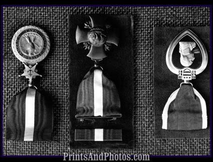 Military Medals Purple Heart etc 4358