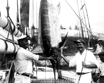 Ernest Hemingway w/ Fish  4596