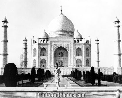 Jacqueline Kennedy at Taj Mahal 4723