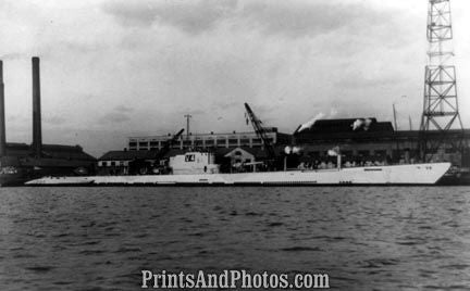 V-4 SUB at Washington Navy Yard  4978 V-4 SUB at Washington Navy Yard  4978