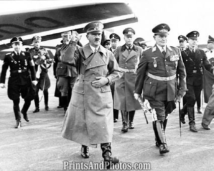 Nazi Adolf Hitler & Hermann Goring 5199