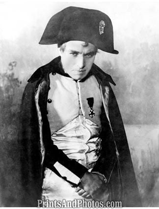 Charlie Chaplin is Napoleon  5233