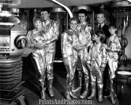 Lost in Space Cast 5575