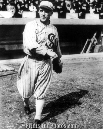 Yankees Joe DiMaggio Salute His Bat 7397