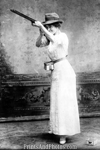 Woman Shotgun Pose  6325