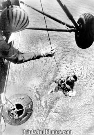 President KENNEDY & NASA Scott Carpenter 0837