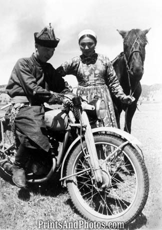 Keenly Streamlined Motorcycle 123mph 3494