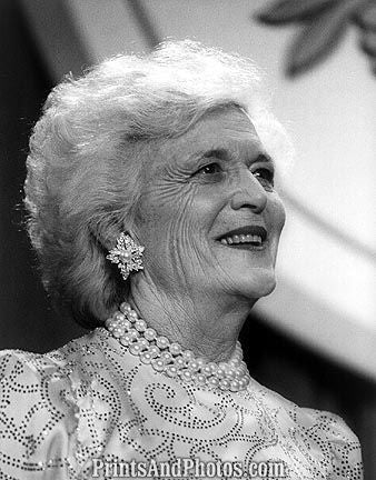 1st Lady Barbara Bush  6718